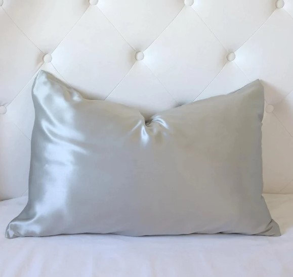 The Luxurious Benefits of a Real Silk Pillowcase
